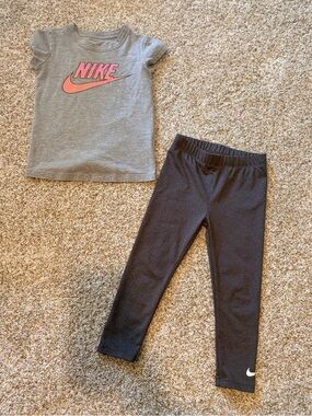 Nike Girls Outfit Set 4T 5 Gray Shirt Leggings Mismatch Size Cute Activewear